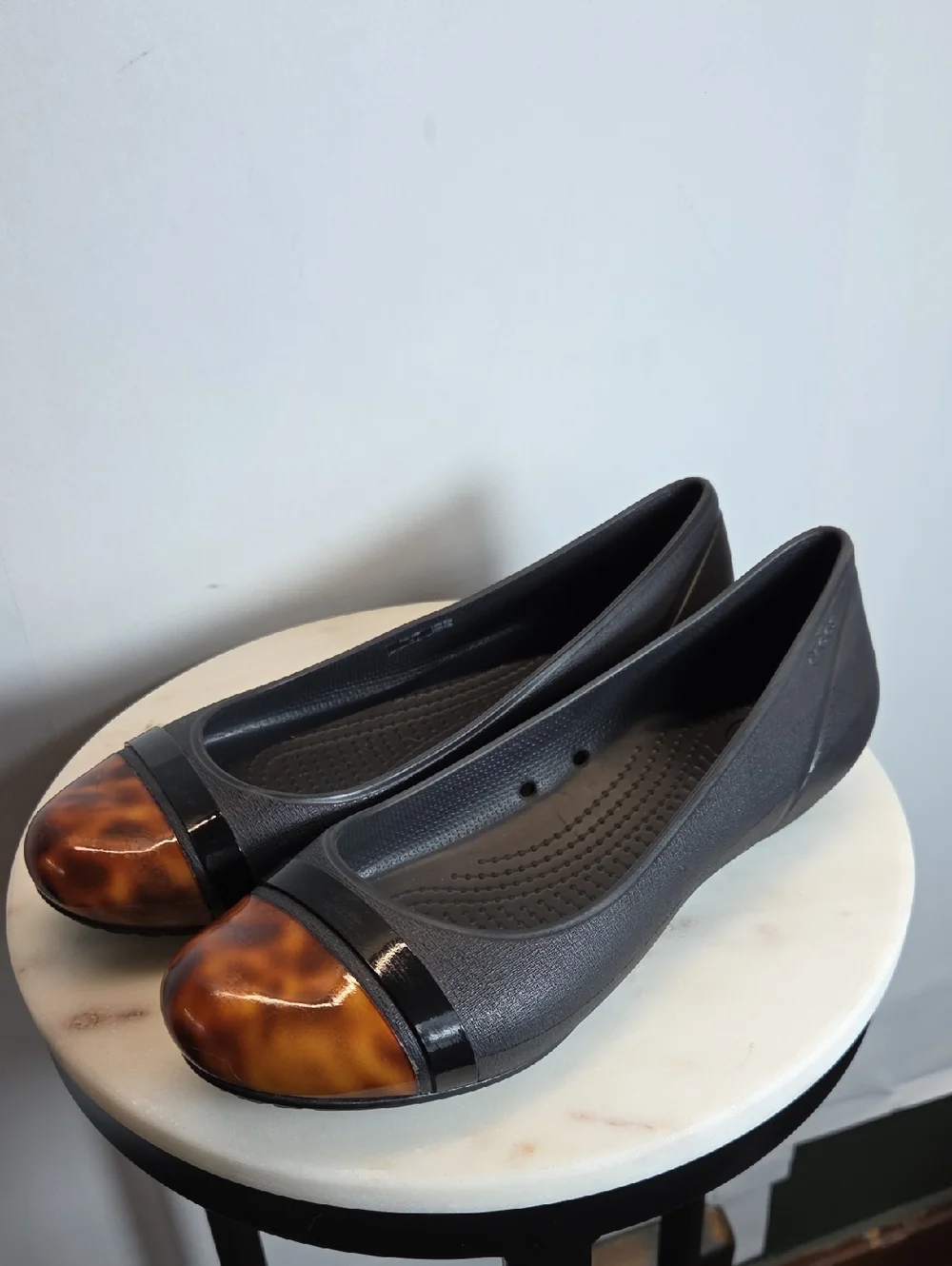 Women’s Black Ballet Flats with Tortoiseshell Cap Toe Size 9 - Picture 1 of 8